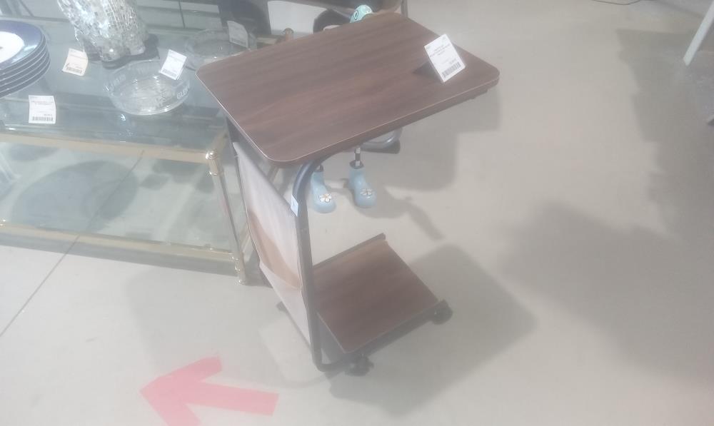 TABLETTE SUR ROULETTE+PORTE REVUE SUR ROULETTE