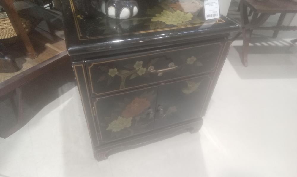 MEUBLE LAQUE NOIR ASIATIQUE 2PORTES+1 TIROIR EN L'ETAT