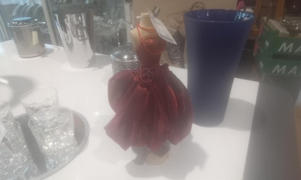 BUSTE DRAPPE ROUGE POUR BIJOUX GM