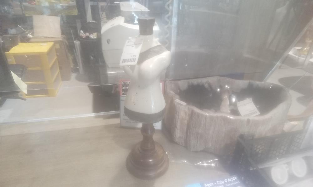 BUSTE EN CERAMIQUE +SOCLE BOIS