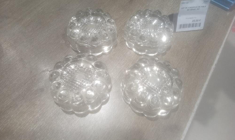 LOT DE 4 DESSOUS DE TABLE EN VERRE  GM