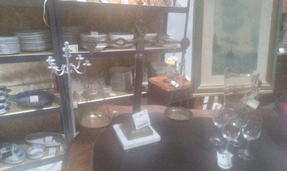 BALANCE SOCLE MARBRE ET LAITON GM