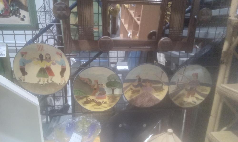 LOT DE 4 ASSIETTES MURALES TERRE CUITE VERNISSE SCENE CATALANE