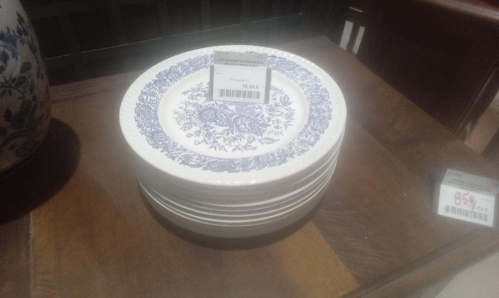 LOT D'ASSIETTE CERAMIQUE DECOR FLORAL BLEU