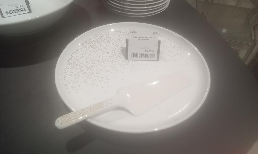 PLAT PORCELAINE+PELLE MOTIF DORE