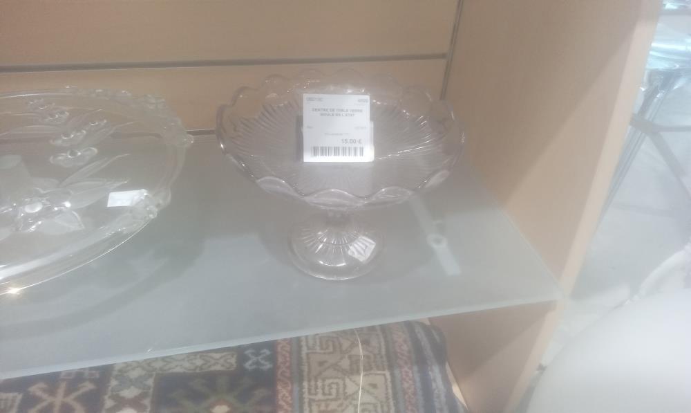 CENTRE DE TABLE VERRE MOULE EN L'ETAT