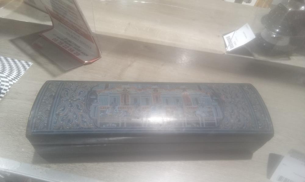 BOITE LAQUEE ASIATIQUE EN L'ETAT GM