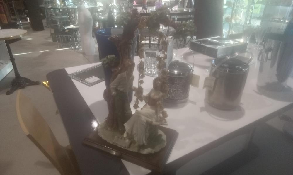 COUPLE A LA BALANCOIRE EN RESINE GM BELCARI