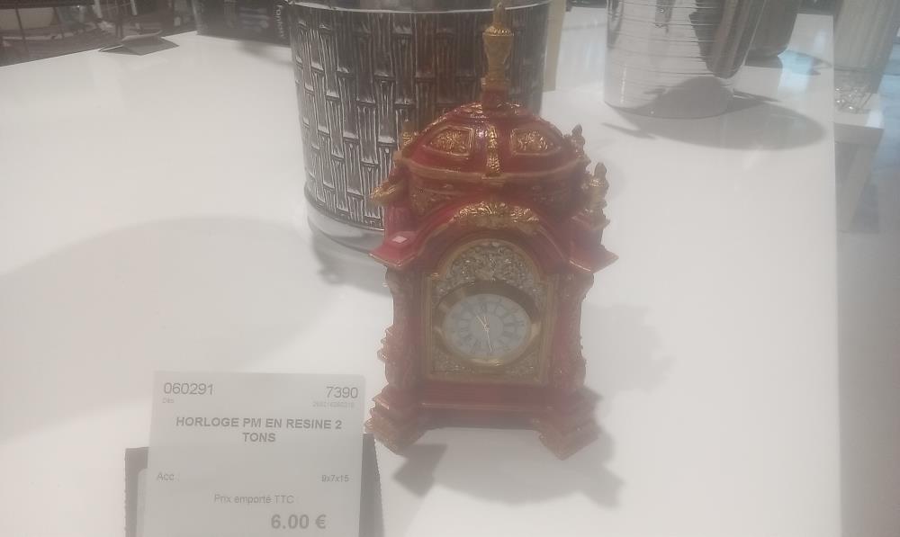 HORLOGE PM EN RESINE 2 TONS