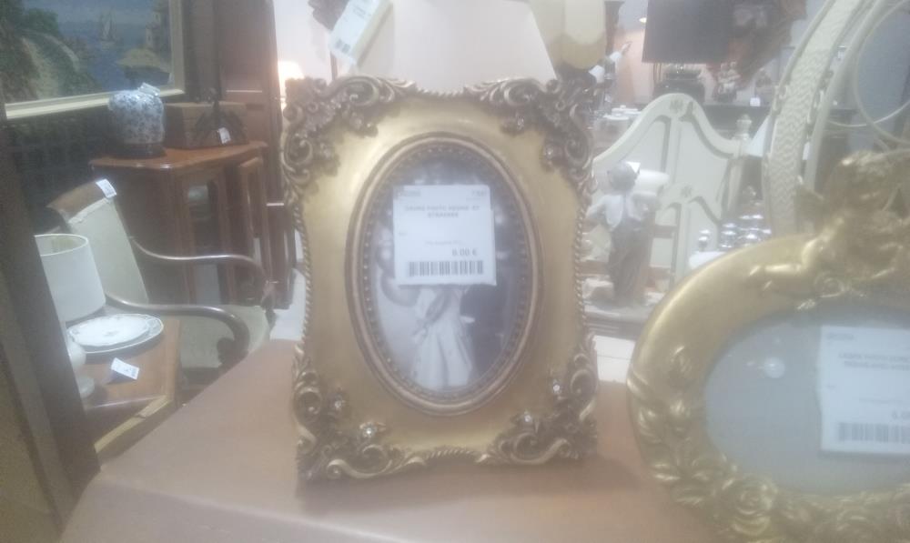 CADRE PHOTO RESINE  ET STRASSES