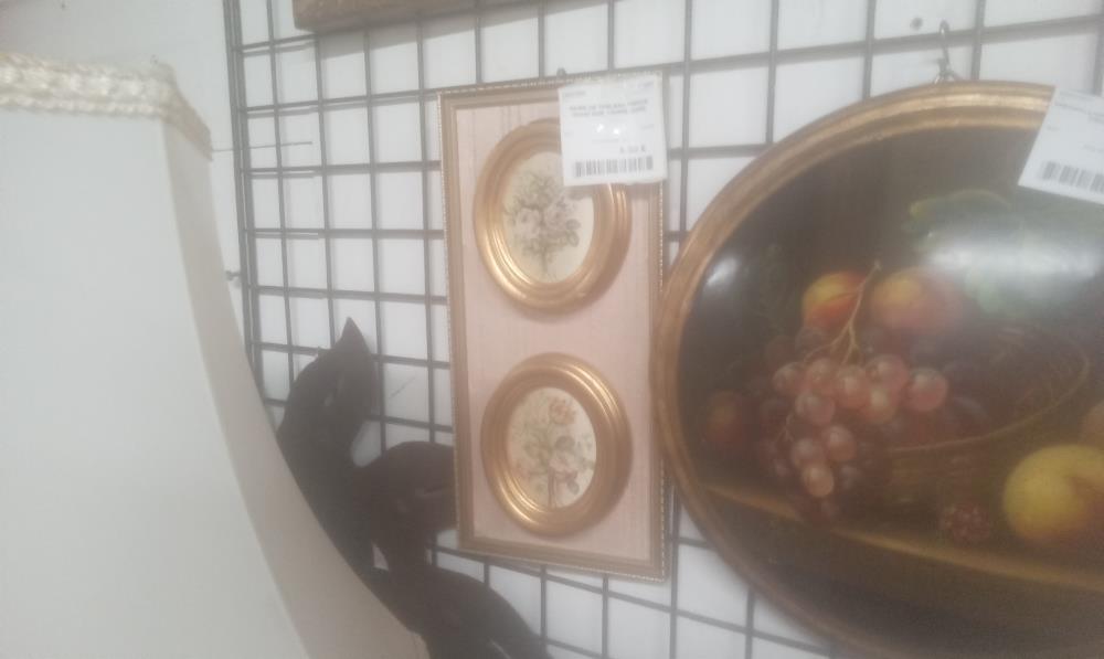 PAIRE DE TABLEAU TISSUS  ROND SUR  CADRE DORE