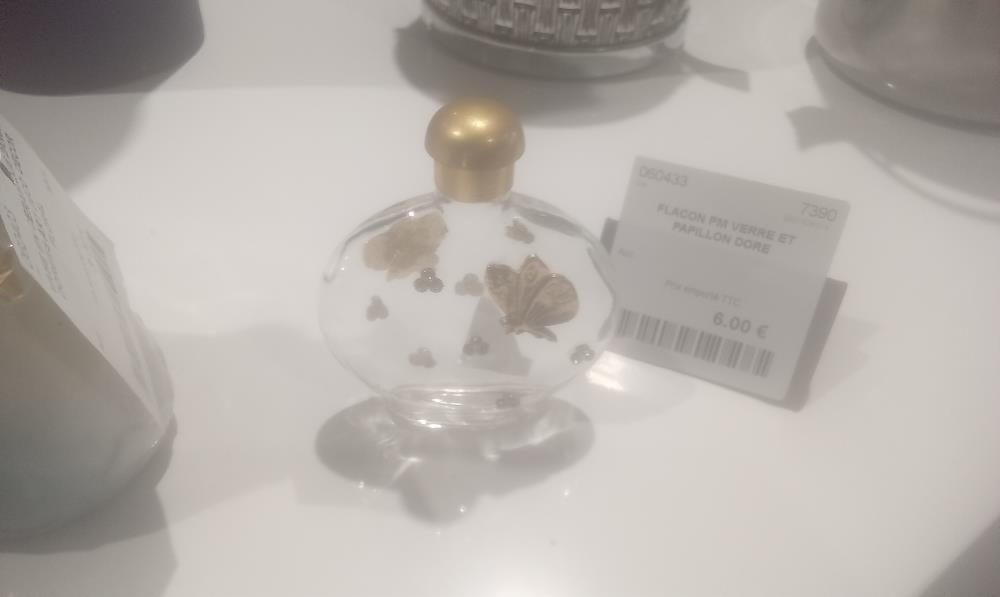 FLACON PM VERRE ET PAPILLON DORE