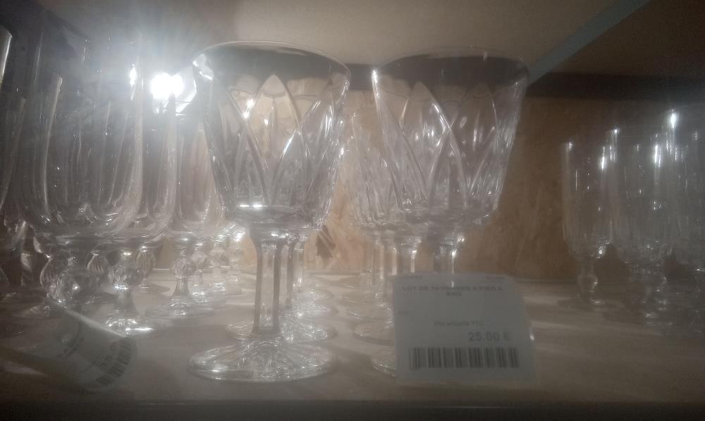 LOT DE 10 VERRES A PIED A EAU