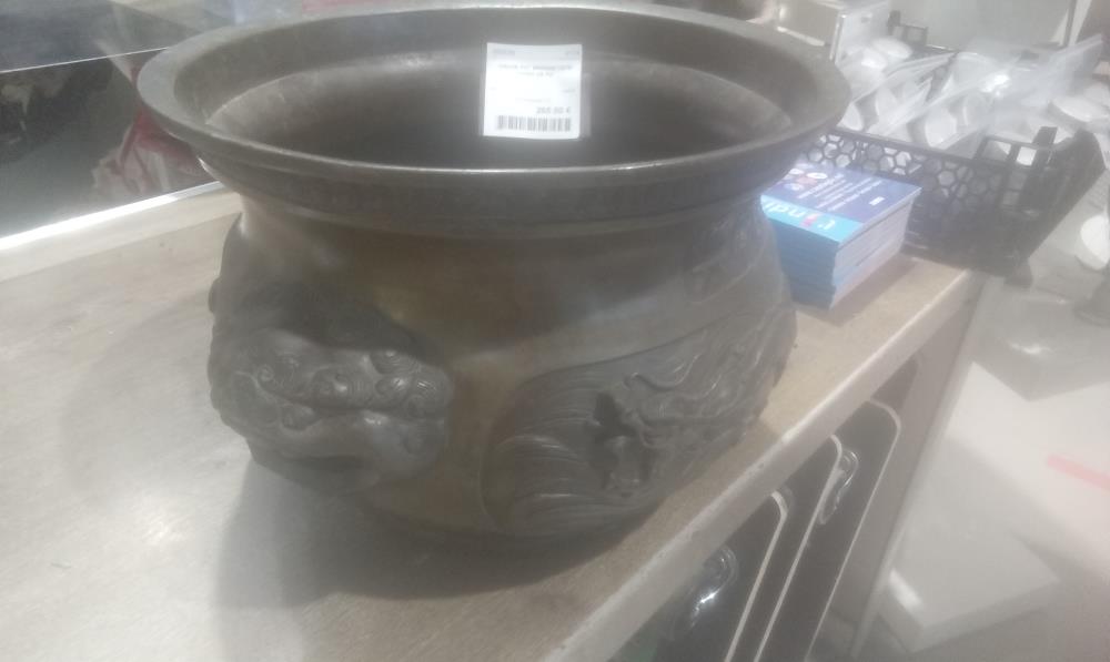 CACHE POT BRONZE TETE CHIEN DE FO