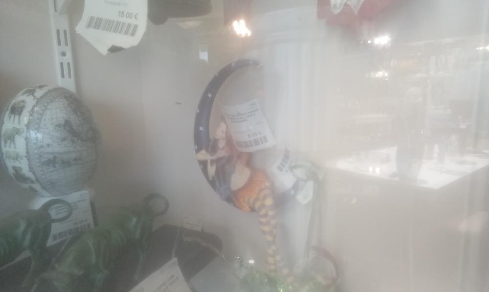 ELEGANTE FEE DREAM FAIRIES  EN RESINE AVEC LUNE A SUSPENDRE