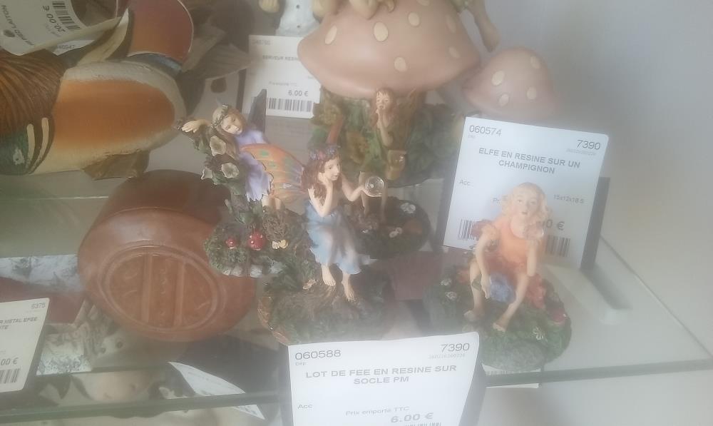 LOT DE FEE EN RESINE SUR SOCLE PM