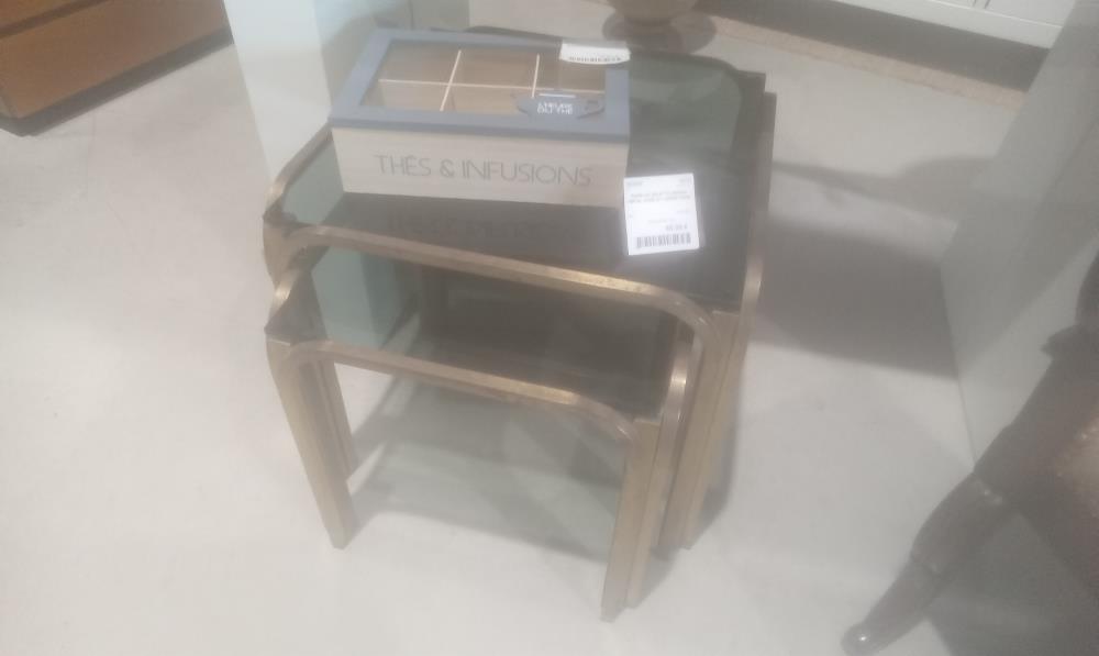 PAIRE DE SELETTE DESIGN METAL DORE ET VERRE FUME