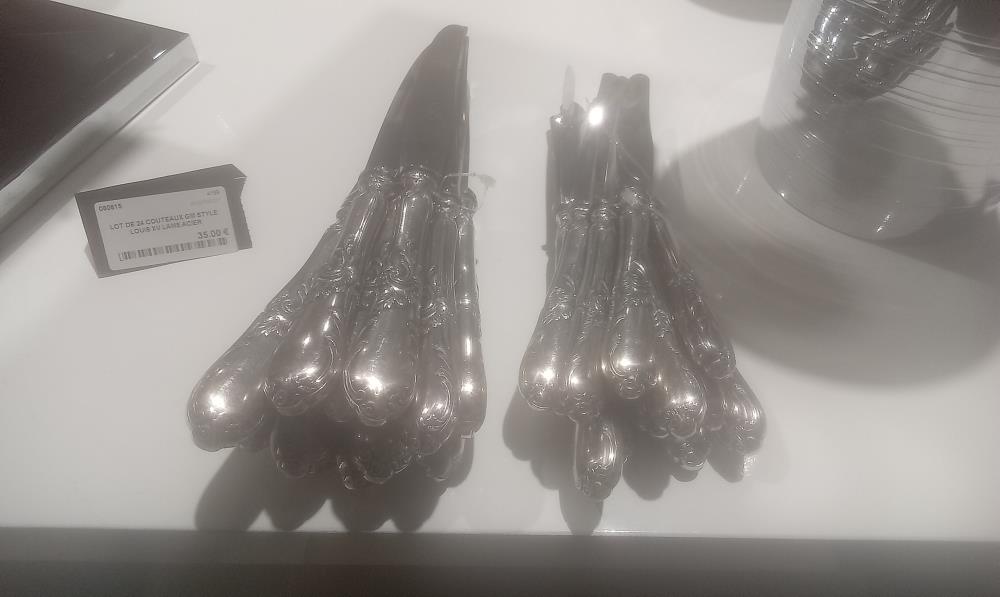 LOT DE 24 COUTEAUX GM STYLE LOUIS XV LAME ACIER