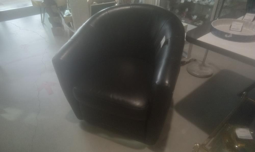 FAUTEUIL CLUB EN CUIR NOIR TOURNANT