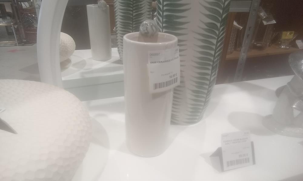 VASE CERAMIQUE AVEC BOULE