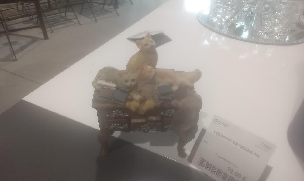 COMMODE EN RESINE PM