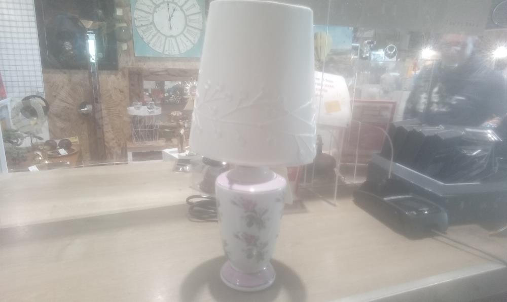 LAMPE PIED CERAMIQUE DECOR FLORAL+ABATJOUR BEIGE