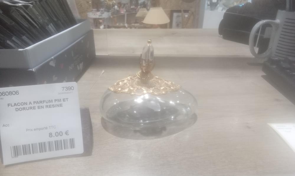 FLACON A PARFUM PM ET DORURE EN RESINE
