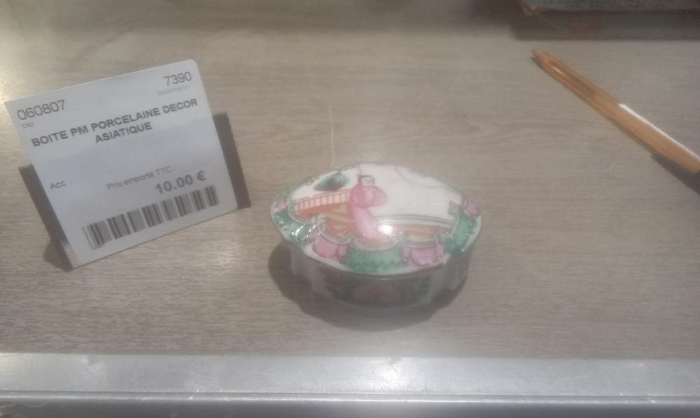 BOITE PM PORCELAINE DECOR ASIATIQUE