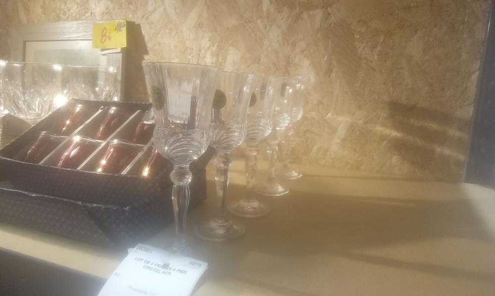 LOT DE 4 VERRES A PIED CRISTAL RCR