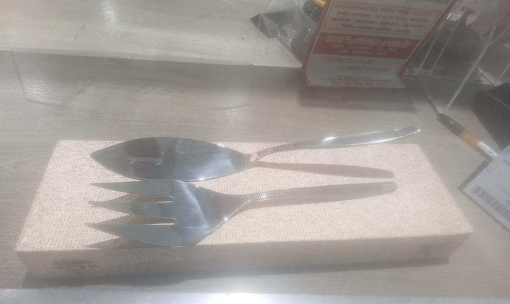 PELLE ET COUTEAU INOX +AVEC ECRIN