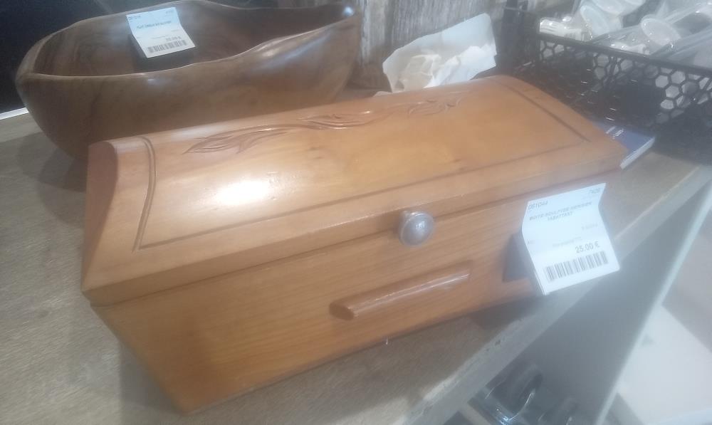 BOITE SCULPTEE MERISIER 1ABATTANT