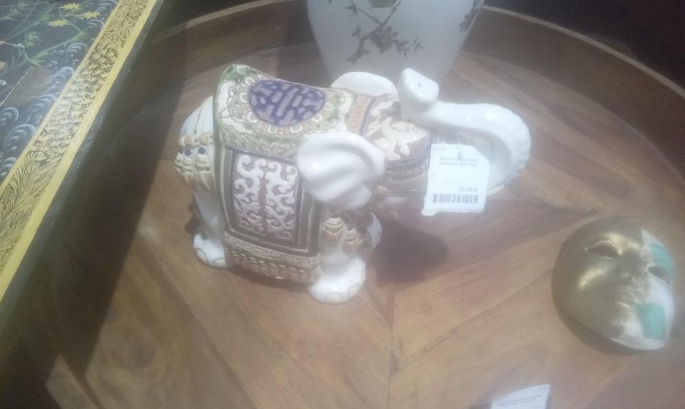 SELETTE CERAMIQUE VERNISSEE ELEPHANT