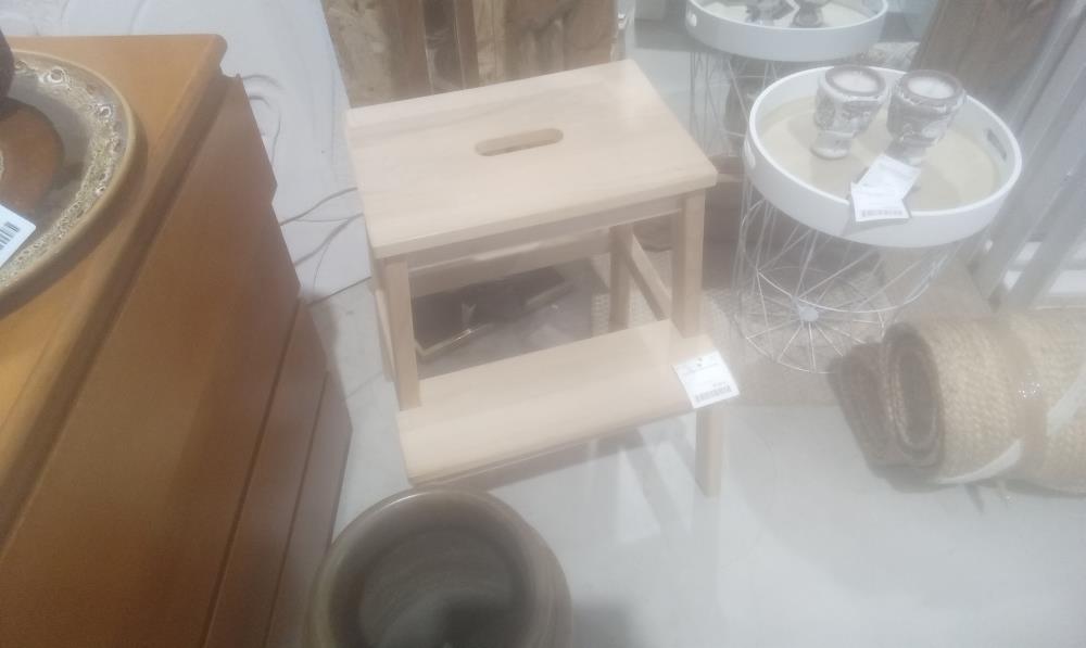 TABOURET IKEA EN HETRE