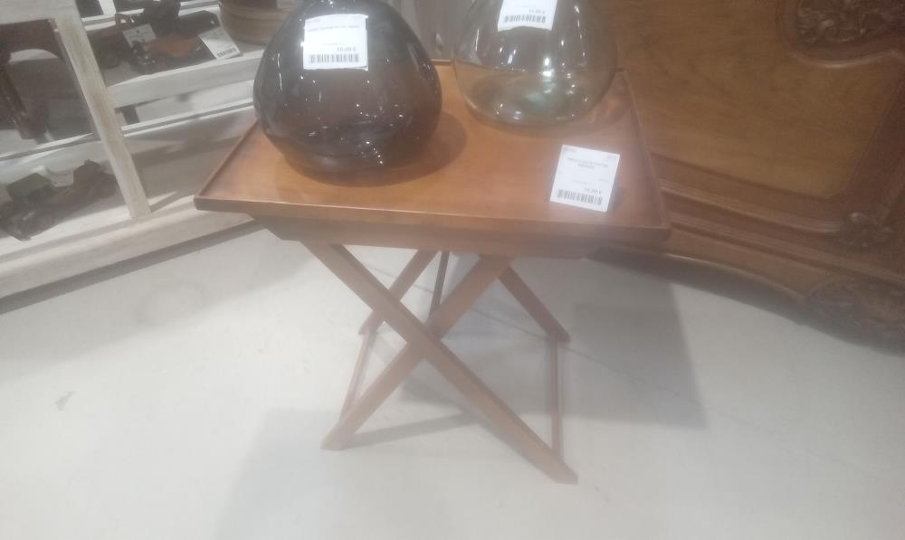 TABLE PLIANTE TEINTEE MERISIER