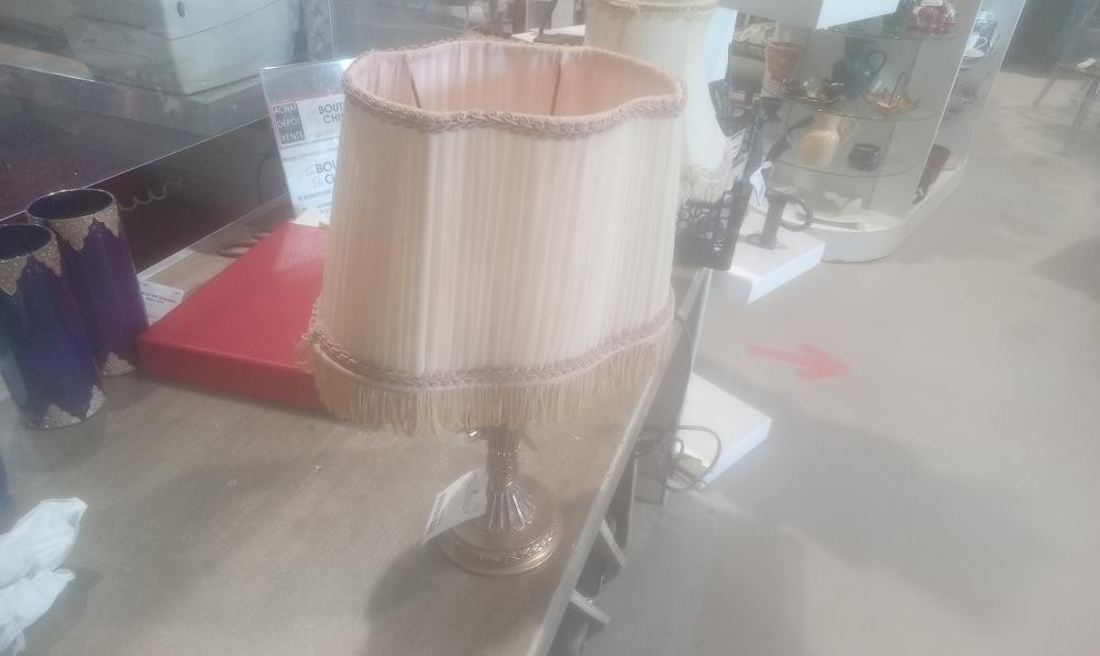 LAMPE PIED BRONZE STYLE LOUIS XV A FRANGE