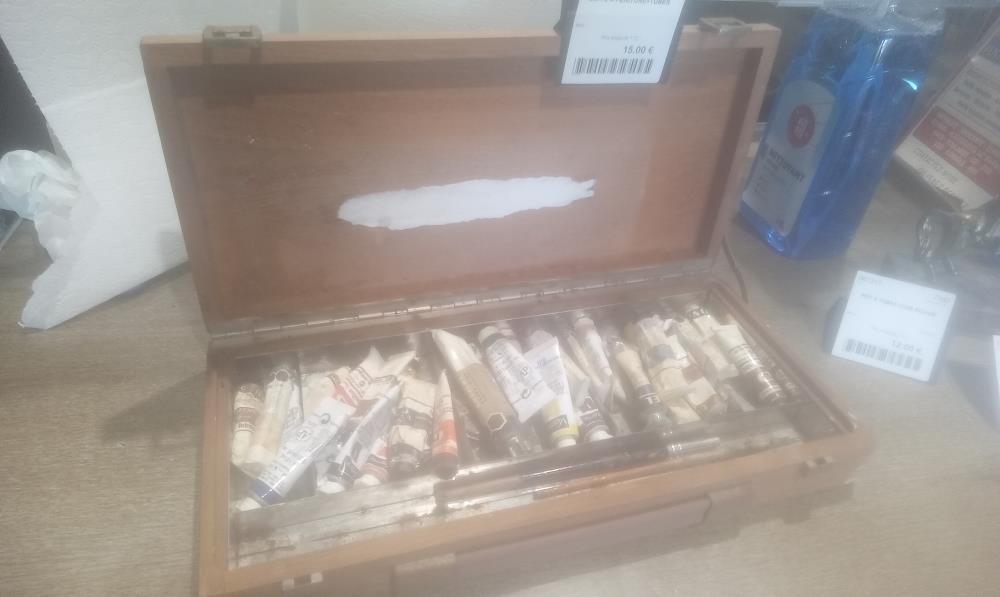 BOITE A PEINTURE+TUBES