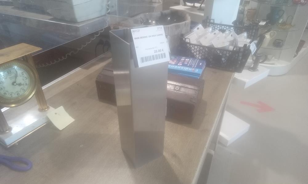 VASE DESING  EN INOX CARRE