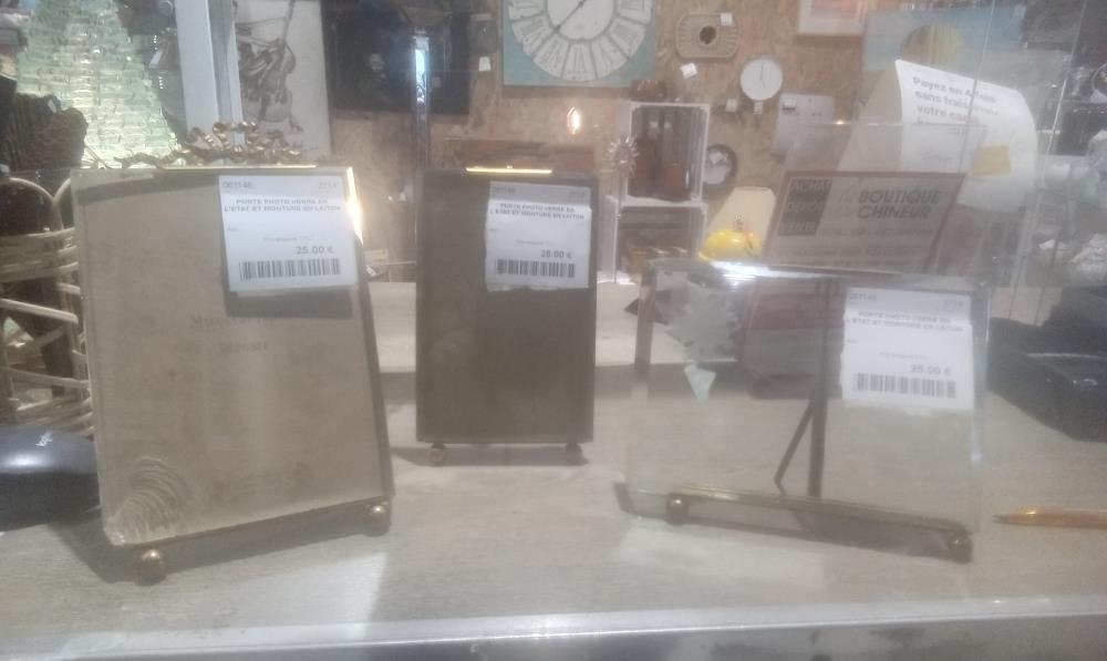 PORTE PHOTO VERRE EN L'ETAT ET MONTURE EN LAITON