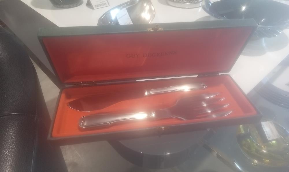 PELLE+TARTE INOX GUY DEGRENNE DANS ECRIN