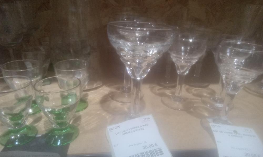 LOT DE 4 VERRES A PIED ANCIEN GRAVES