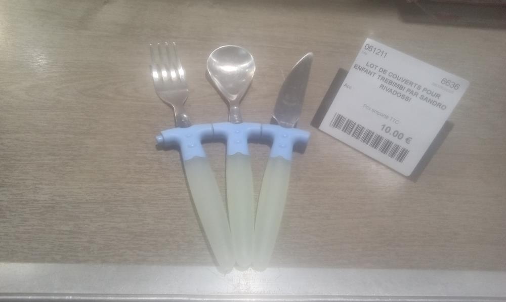 LOT DE COUVERTS POUR ENFANT TREBIMBI PAR SANDRO  RIVADOSSI