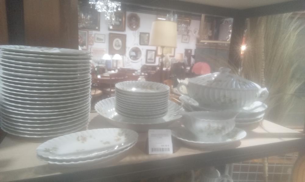 SERVICE PORCELAINE DE LIMOGES HAVILAND DECOR FLORAL
