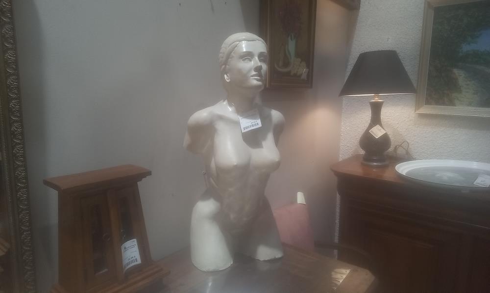 BUSTE FEMME EN SIPOREX