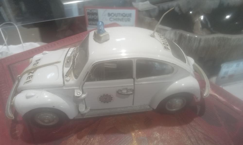 VOITURE COCCINELLE 1:25  POLISTIL
