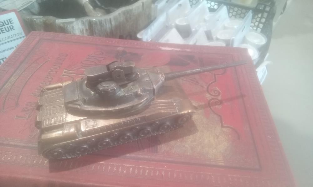 CHAR EN CUIVRE BRIQUET