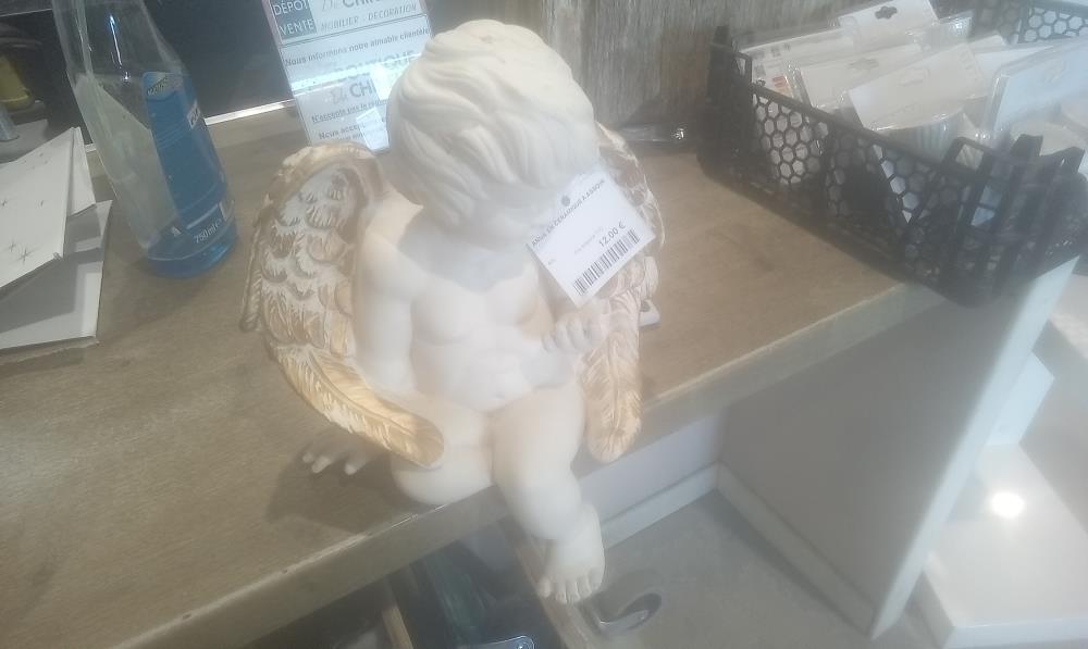 ANGE EN CERAMIQUE A ASSOIR