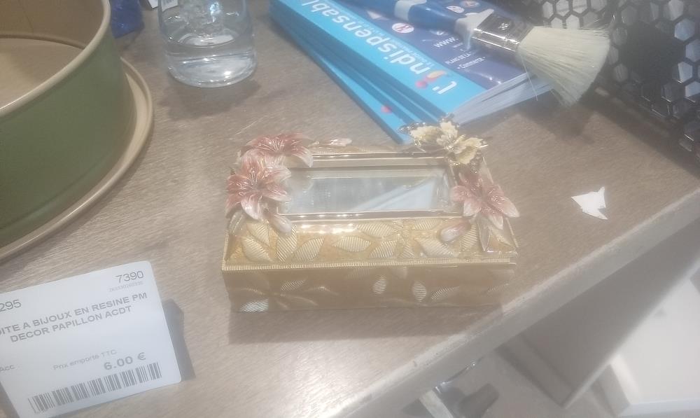 BOITE A BIJOUX EN RESINE PM DECOR PAPILLON ACDT