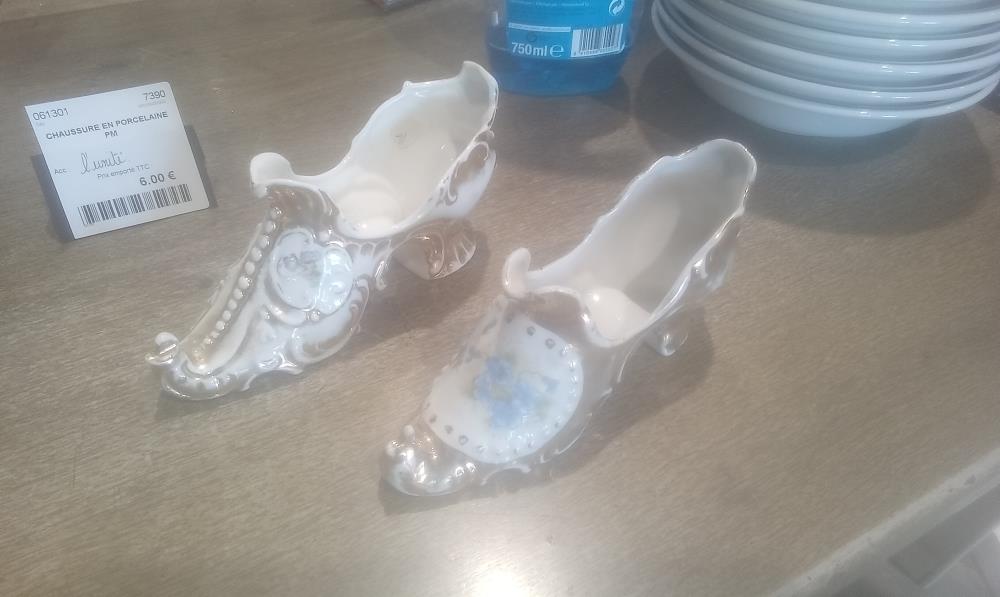 CHAUSSURE EN PORCELAINE PM