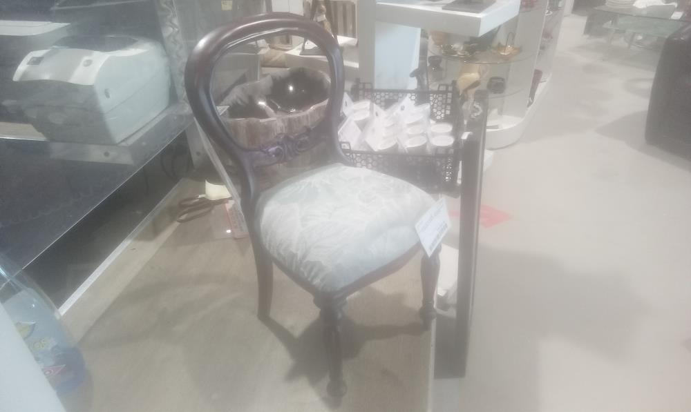 CHAISE MINIATURE DE POUPEE ASSISE TISSUS BLEUE