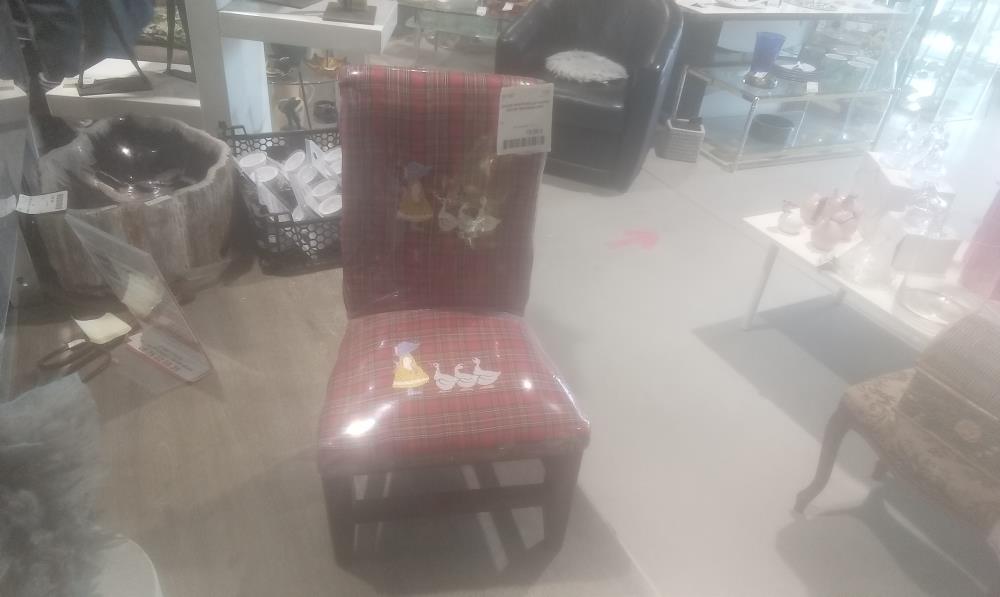 CHAISE MINIATURE DE POUPEE DECOR FERMIERE+OIES